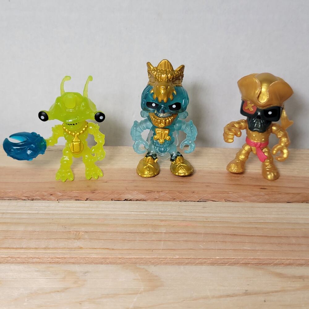 Set of 3 Treasure X 2.5" Action Figures: Alien, Pirate & Ghost